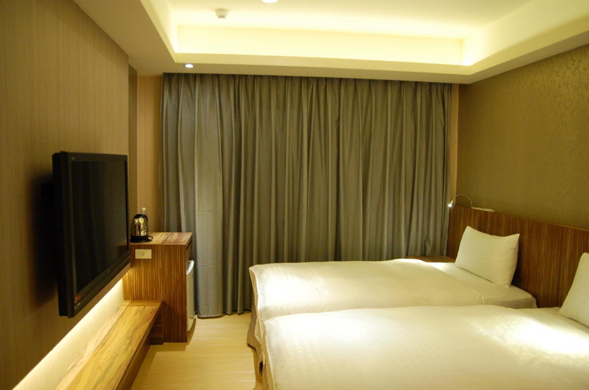ปารีส บิสซิเนส โฮเทล Hotel เกาสง ภายนอก รูปภาพ