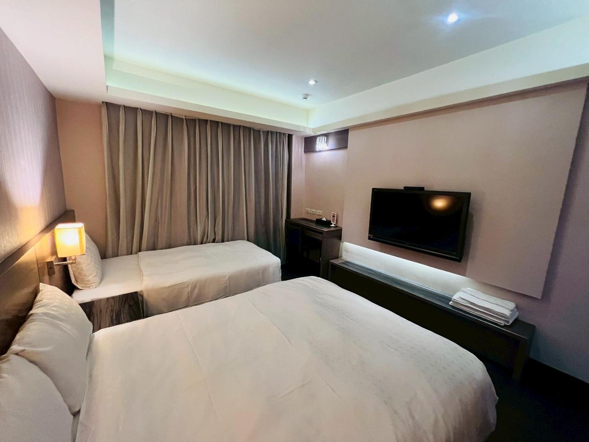 ปารีส บิสซิเนส โฮเทล Hotel เกาสง ภายนอก รูปภาพ