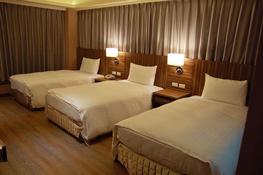 ปารีส บิสซิเนส โฮเทล Hotel เกาสง ภายนอก รูปภาพ