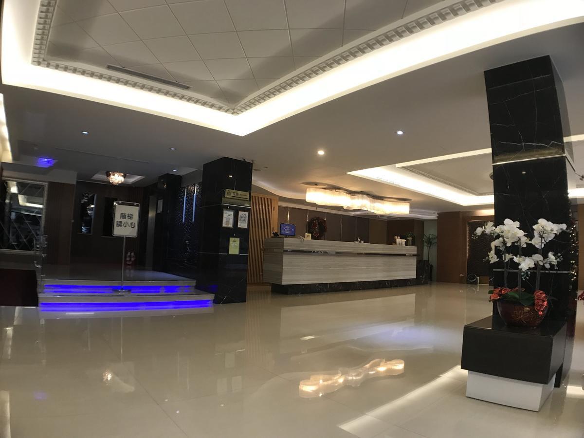 ปารีส บิสซิเนส โฮเทล Hotel เกาสง ภายนอก รูปภาพ