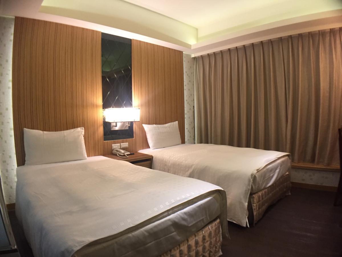 ปารีส บิสซิเนส โฮเทล Hotel เกาสง ภายนอก รูปภาพ
