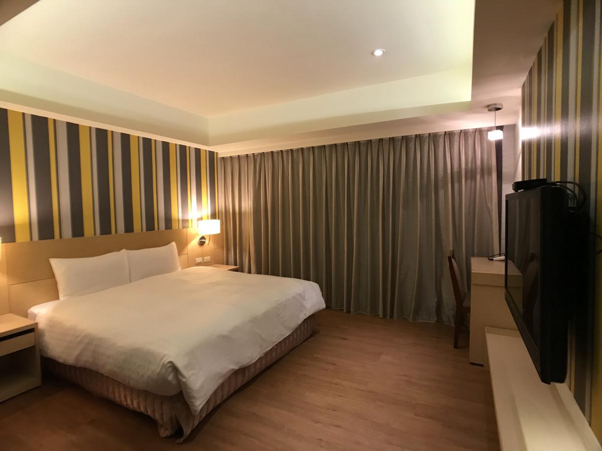 ปารีส บิสซิเนส โฮเทล Hotel เกาสง ภายนอก รูปภาพ