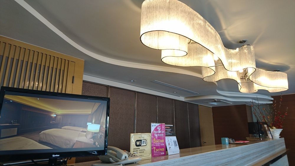 ปารีส บิสซิเนส โฮเทล Hotel เกาสง ภายนอก รูปภาพ
