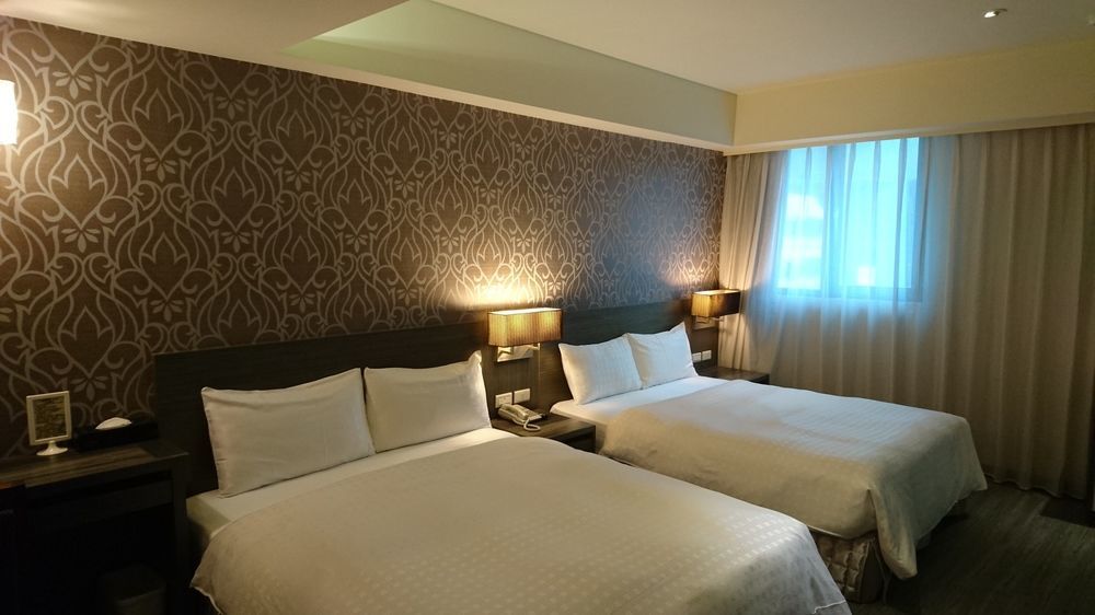 ปารีส บิสซิเนส โฮเทล Hotel เกาสง ภายนอก รูปภาพ