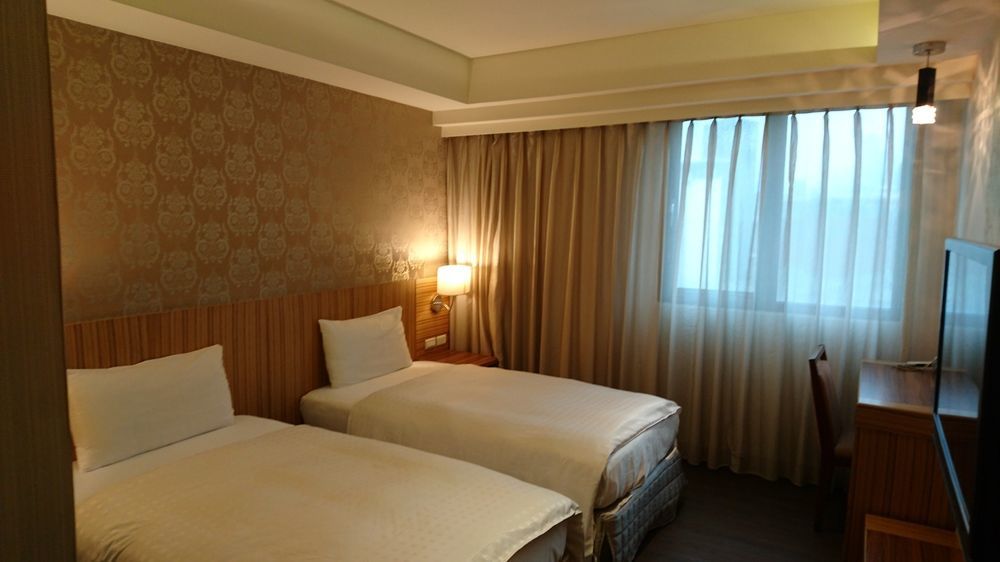 ปารีส บิสซิเนส โฮเทล Hotel เกาสง ภายนอก รูปภาพ