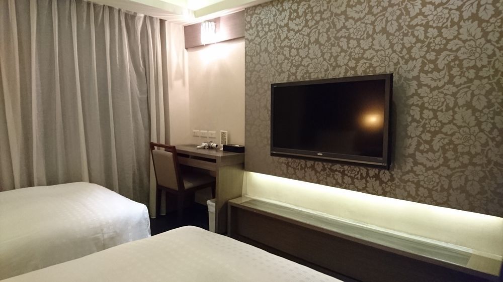 ปารีส บิสซิเนส โฮเทล Hotel เกาสง ภายนอก รูปภาพ